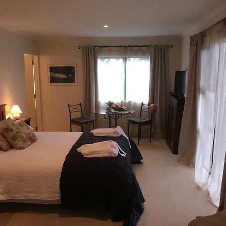 Puka Heights Bed & Breakfast Pauanui Exterior photo