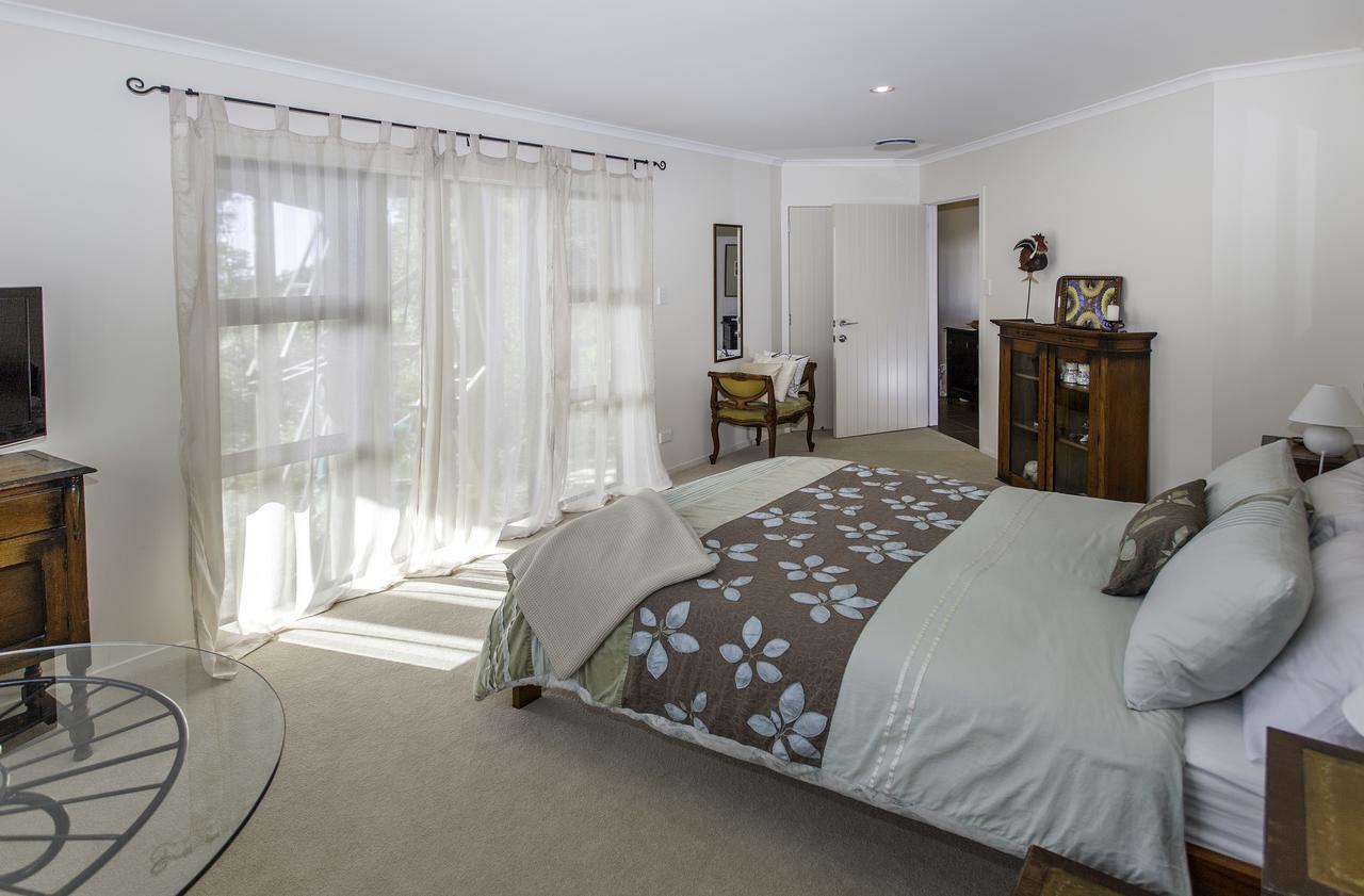 Puka Heights Bed & Breakfast Pauanui Exterior photo